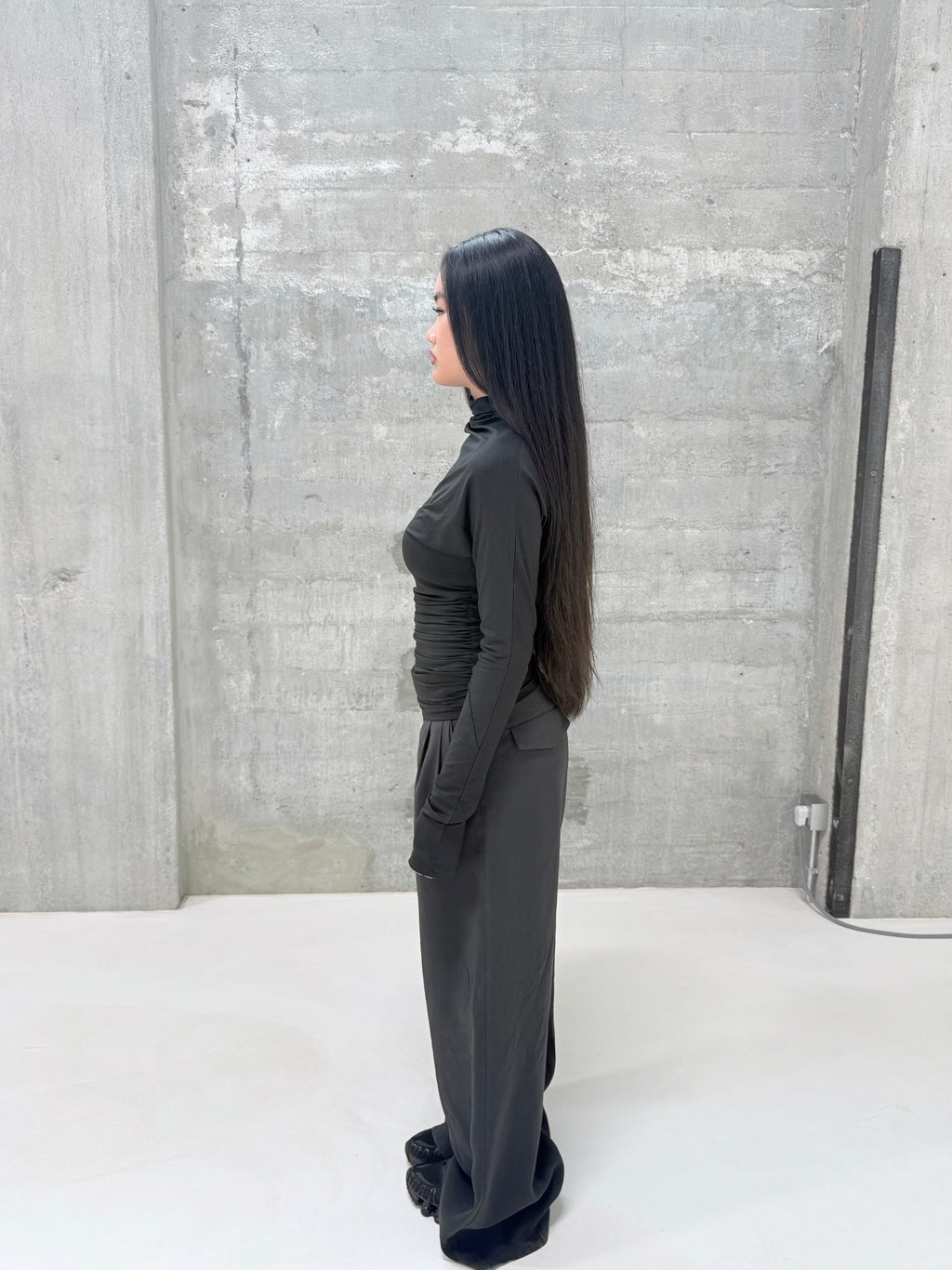 AIMrn Sculpt Long Sleeve Top – Black